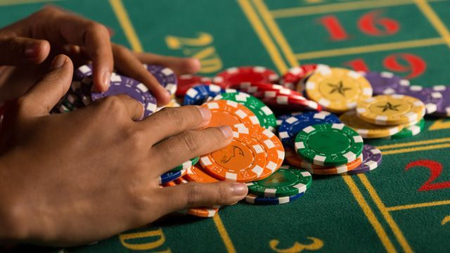 Lucky Nugget کھلاڑیوں کے لیے لائیو کیسینو سیکشن